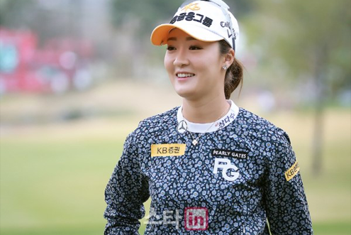 크리스 F&C 제41회 KLPGA 챔피언십 1라운드 - 오지현 프로 봄 대회 패션